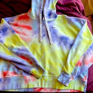 Women’s Nike cropped hoodie Size S